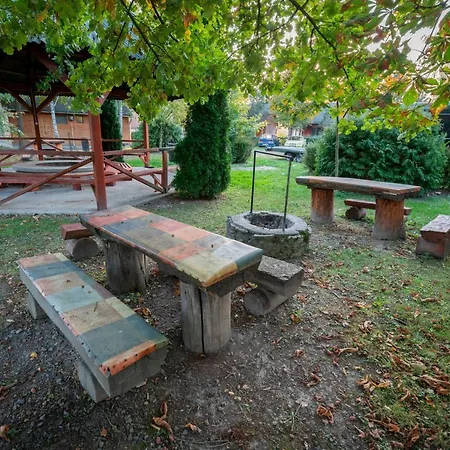 Koberc Panzio, Udulohazak Es Etterem Bed & Breakfast Bozsva
