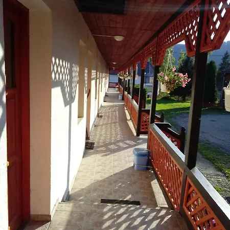 Koberc Panzio, Udulohazak Es Etterem Bed & Breakfast Bozsva
