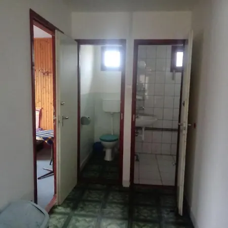 Koberc Panzio, Udulohazak Es Etterem Bed & Breakfast Bozsva