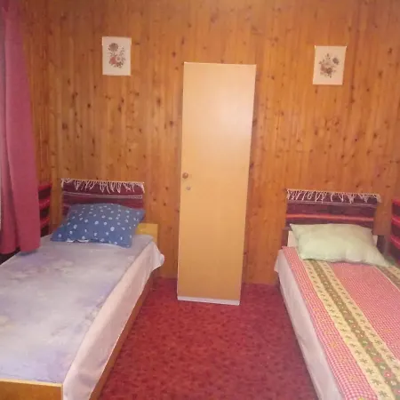 Bed & Breakfast Koberc Panzio, Udulohazak Es Etterem *